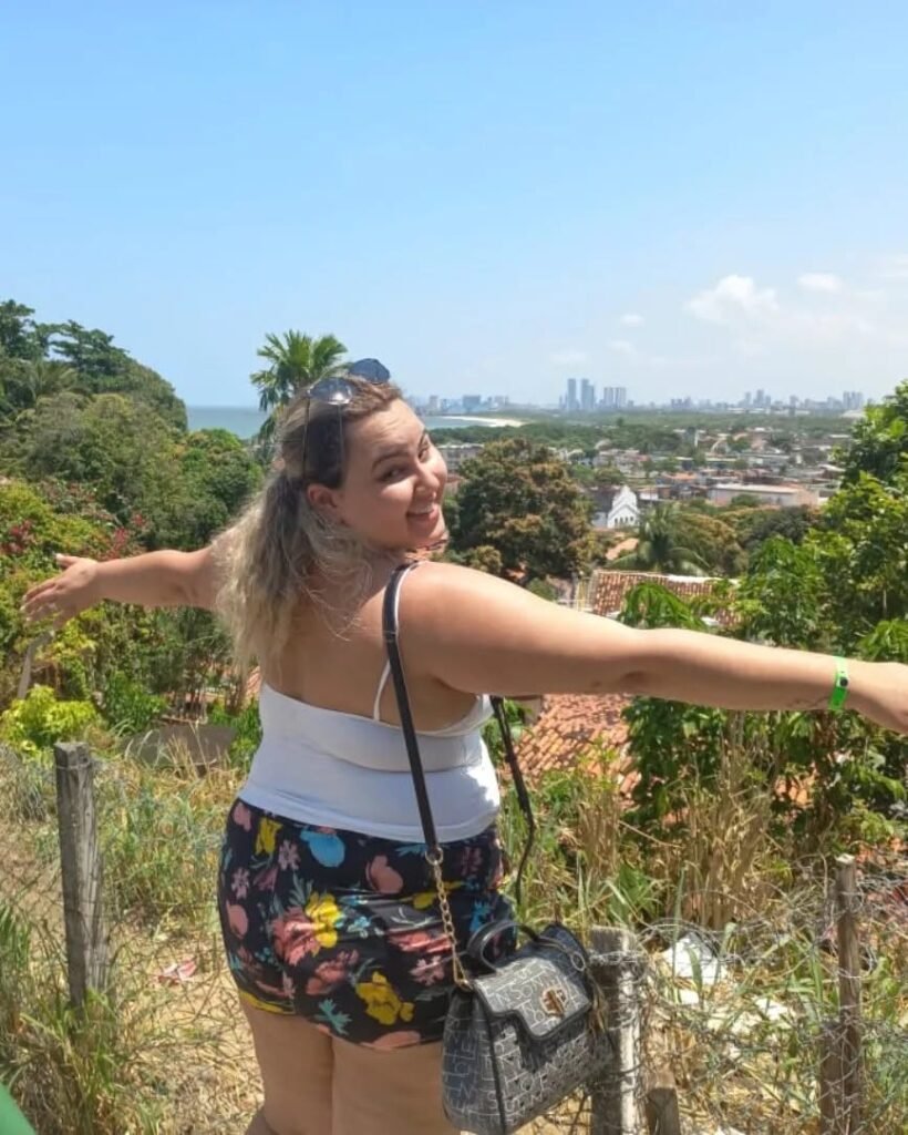Olinda, com Boa Viagem no fundo.